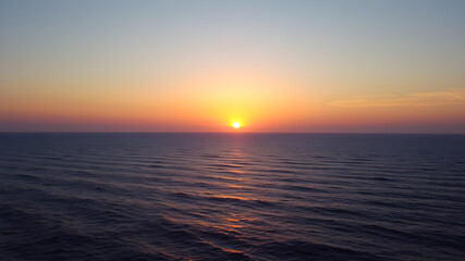 Obraz premium A beautiful great sunset over the sea