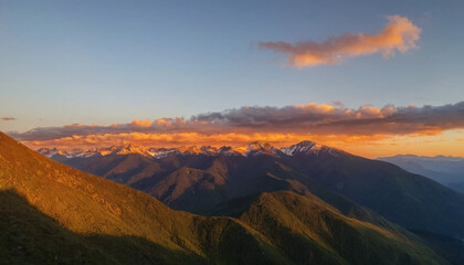 Naklejka premium sunrise over the mountains