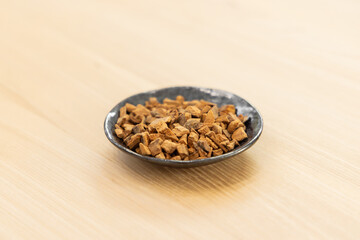 漢方　生薬　ケイヒ　桂皮