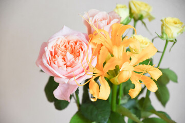 薔薇とリコリス