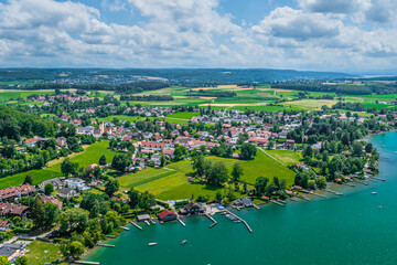 Blick auf den Wörthsee rund um die Orte Wörthsee und Steinebach im bayerischen Fünseenland