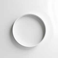 Cercle vide, plaque blanche isolée sur fond blanc
