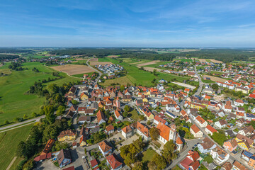 Herbstlicher Ausblick auf die Marktgemeinde Bechhofen in Mittelfranken
