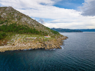 Faro Monte Louro en Punta Queixal de Muros, Galicia