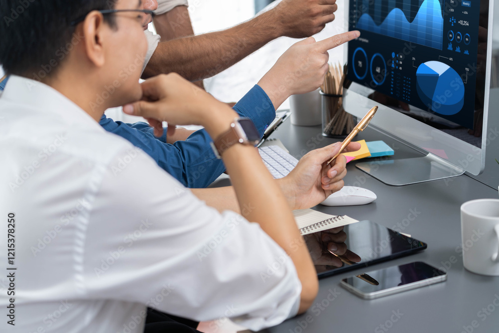 Leinwandbilder data analysts team working analyzing business intelligence bi dashboard display on laptop to analyze