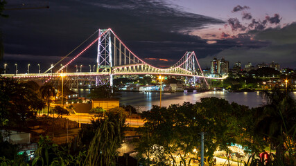 ponte de Florianópolis a noite