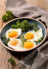 eggs 