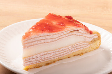 ストロベリー　ミルクレープ