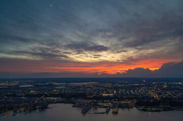 Naklejka premium New York sunset over the city