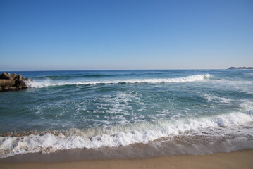 Korea's East Sea under heavy waves
