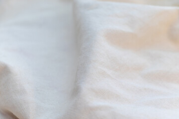 くしゃくしゃの白い布