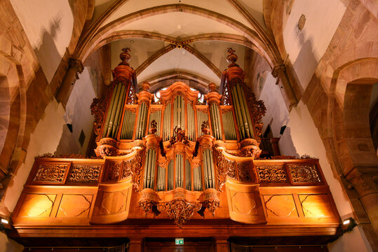 Innenansicht der Thomaskirche in Stra&szlig;burg