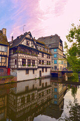 Obraz premium La Petite France in der Altstadt von Straßburg