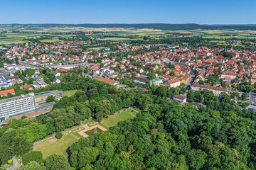 Fototapeta premium Sommerlicher Ausblick auf die Kurstadt Bad Windsheim in Mittelfranken 