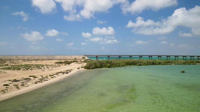 "Maadi Bridge, Farasan Island"
This video captures the stunning Maadi Bridge on Farasan Island, Saudi Arabia, surrounded by crystal-clear waters and serene beauty. Perfect for tourism, cultural.