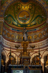 Fototapeta premium Interior de la Basílica de Notre Dame de la Garde, en Marsella, Francia 