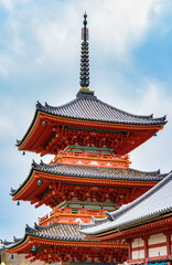 The iconic three-story pagoda Kiyomizu-dera Koyasunoto (Pagoda of Safe Childbirth), onr of the most important temples in Kyoto, Japan.