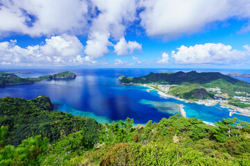 旭山から眺める二見湾の美しい海　小笠原