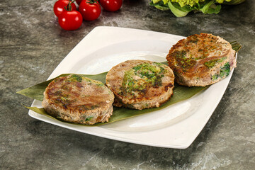 Roasted tuna medallion with broccoli