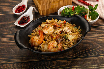 Vietnamese fried rice with prawn and squid Kom Ran