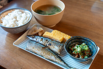 おいしい秋刀魚の朝食
