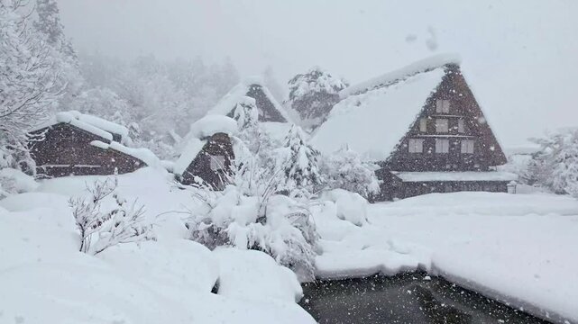 【雪スローモーション】雪降る白川郷【岐阜県】