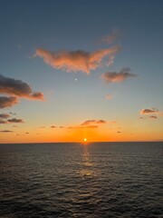 Por do sol no MSC Grandiosa