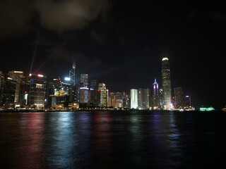 Obraz premium City skyline at night in Hong Kong