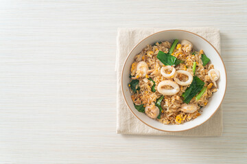 Fried rice with squid or octopus