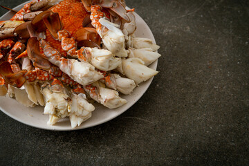 Steamed blue crab with spicy seafood sauce