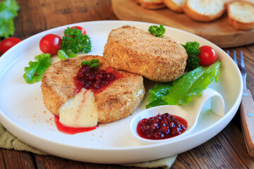 Gebackener Camembert aus dem Ofen 
