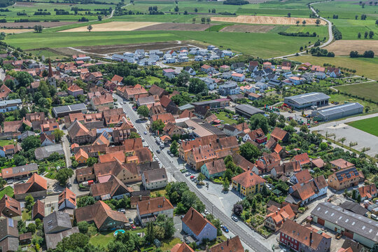 Die Marktgemeinde Colmberg im Kreis Ansbach in Mittelfranken von oben