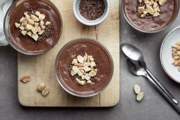 mousse au chocolat et cacahuète fait maison crème dessert aux oeufs