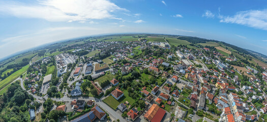 Blick auf den Markt Rotthalmünster in der Region Donau-Wald in Niederbayern von oben
