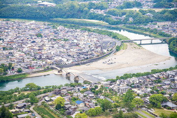 岩国の城下町、錦川の河岸、山口県、日本、5月