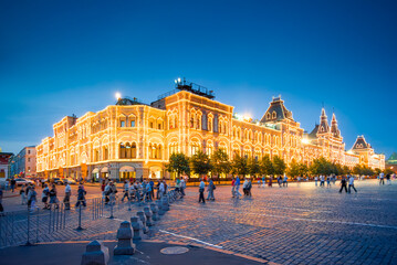 Obraz premium Evening view of the famous historic GUM building on the Red Square of the Moscow Kremlin. Russia