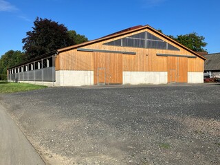 Fototapeta premium Bauernhof bei Wickede an der Ruhr im Sauerland