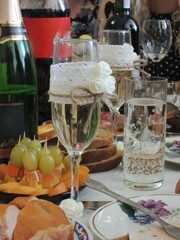 wedding, glasses of champagne