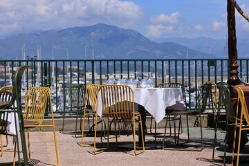 Außengastronomie in der Altstadt von Ajaccio auf der Französichen Mittelmeerinsel Korsika