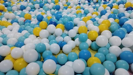 Vibrant Ocean of Play Balls for Kids