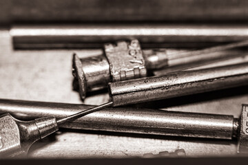 Antigas agulhas de injeção reutilizáveis