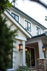 Fototapeta premium Luxury Home Exterior: Modern Architectural Design, Landscaping, and Lighting