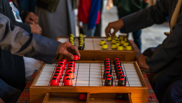 Al Damam Board Game &ndash; A Traditional Arabic Game in Qatar