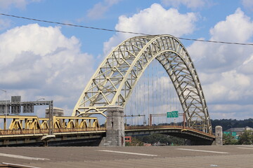 Fototapeta premium Colorful bridges in downtown Pittsburgh, Pennsylvania