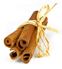 Cynamon laski związane naturalnym sznurkiem