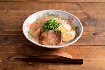 豚骨ラーメン