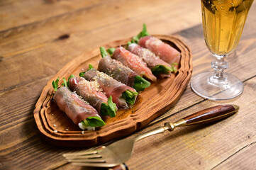 ルッコラの生ハム巻き