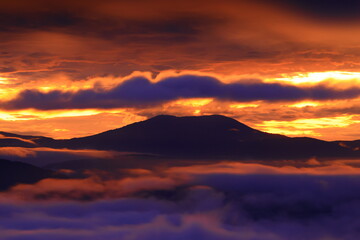 岩手県遠野市　夜明けの風景