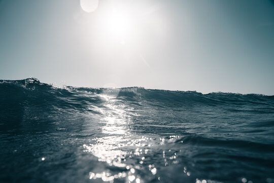 Textura de agua del mar en una ola