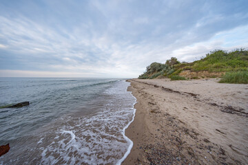 Strand mit Steilküste an der Ostsee